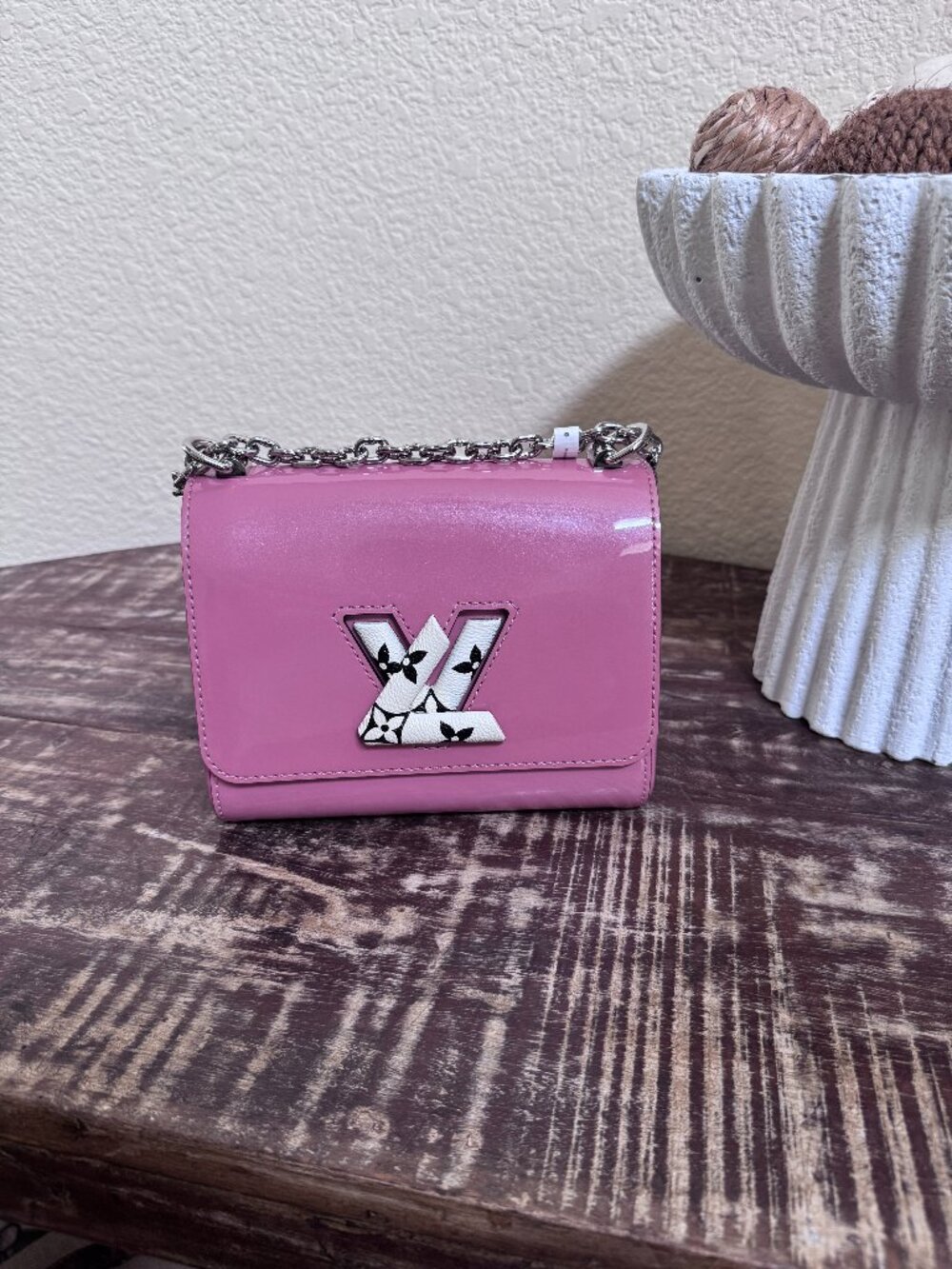 Louis Vuitton Twist MM Pink Monogram Authentic COA